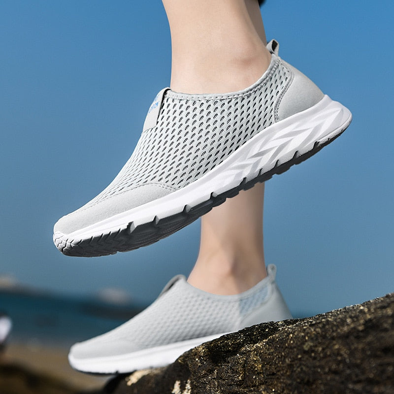 Men's Lightweight Slip-On Mesh Sneakers – Black