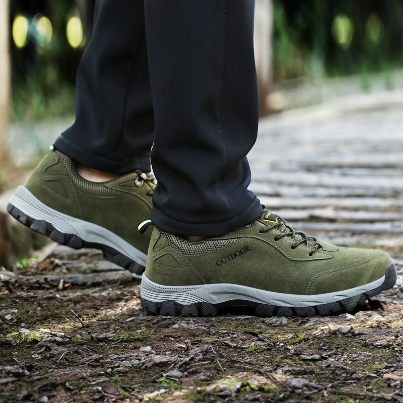 Men's Supportive Hiking Boots with a Sturdy Sole