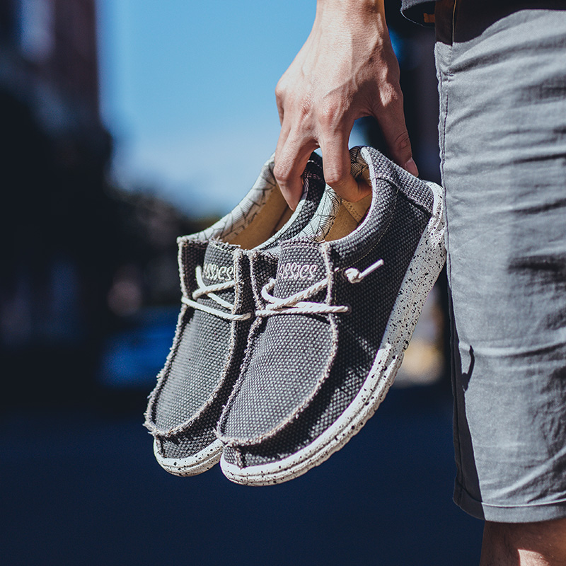 Men's Slip-On Shoes, Breathable and Durable