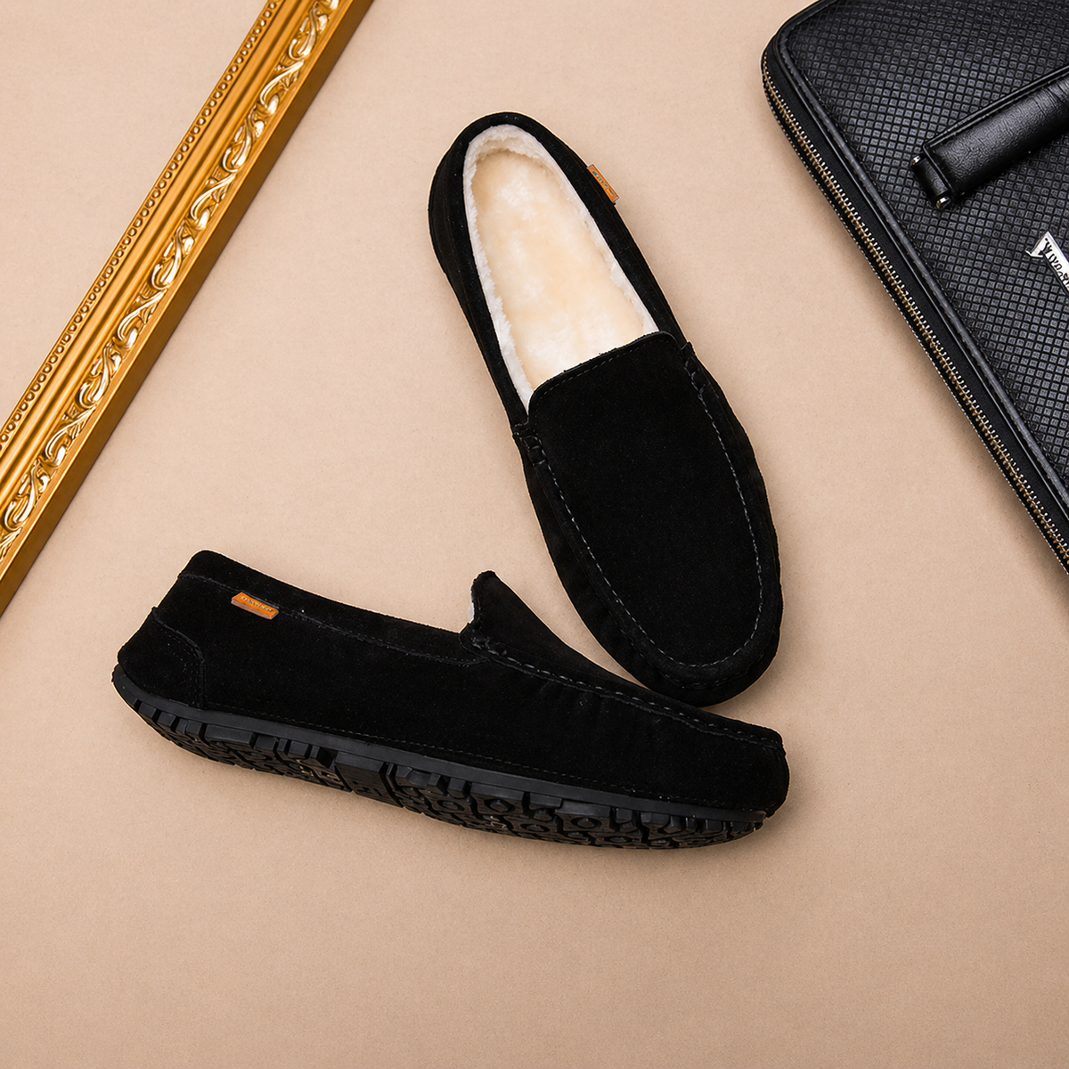 Men's Suede Slippers in Lambskin, Warm – Black