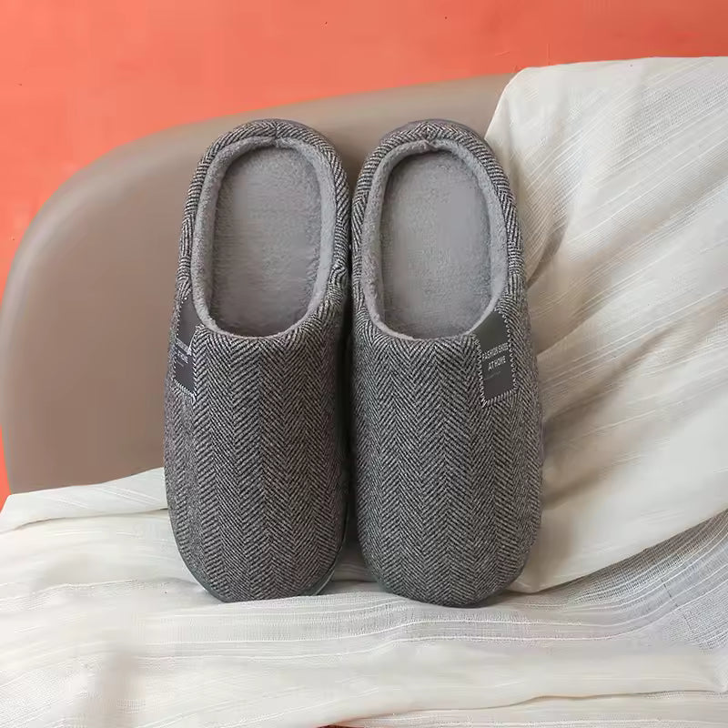 Unisex Insulated Slippers with Non-Slip Sole – Light Grey