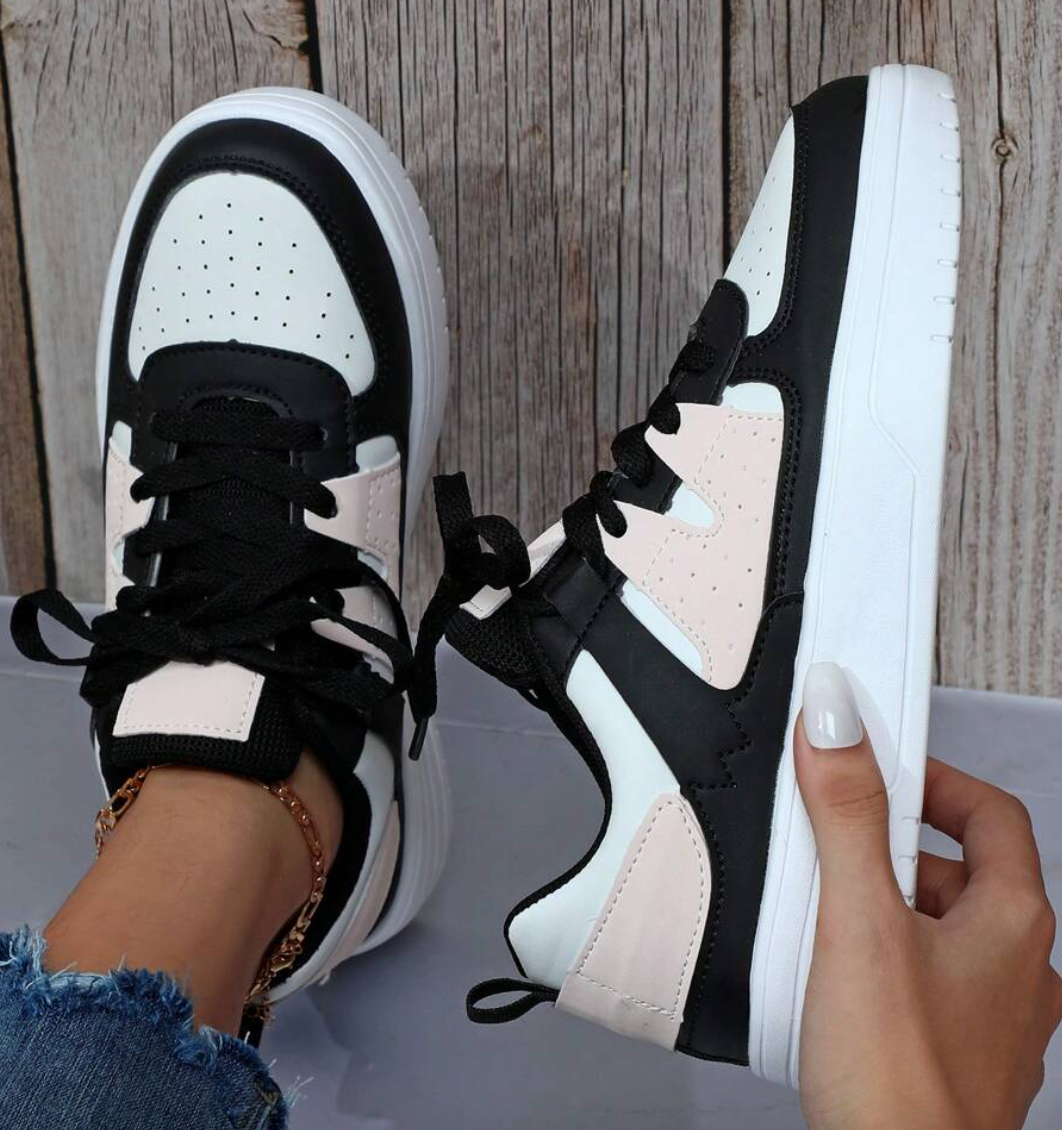 Women's Breathable Sneakers in a Vibrant Design – Black