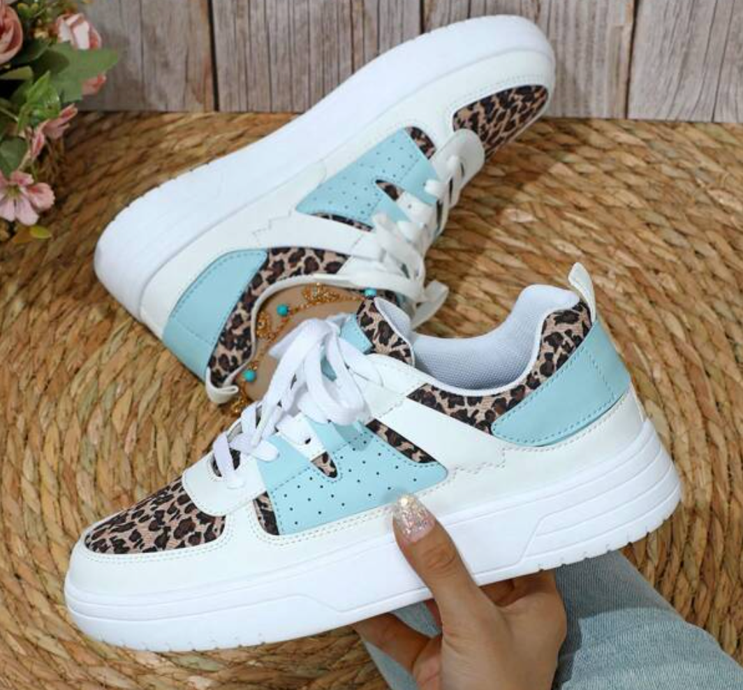 Women's Breathable Sneakers in a Vibrant Design – Turquoise