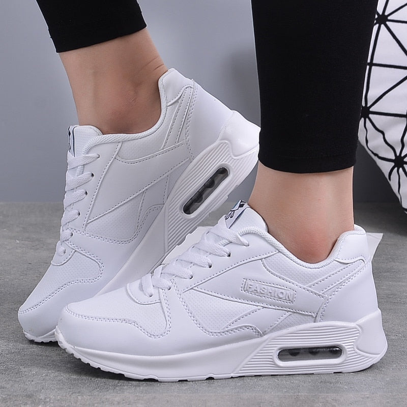 Women's Chunky-Sole Sneakers with Decorative Motif – White