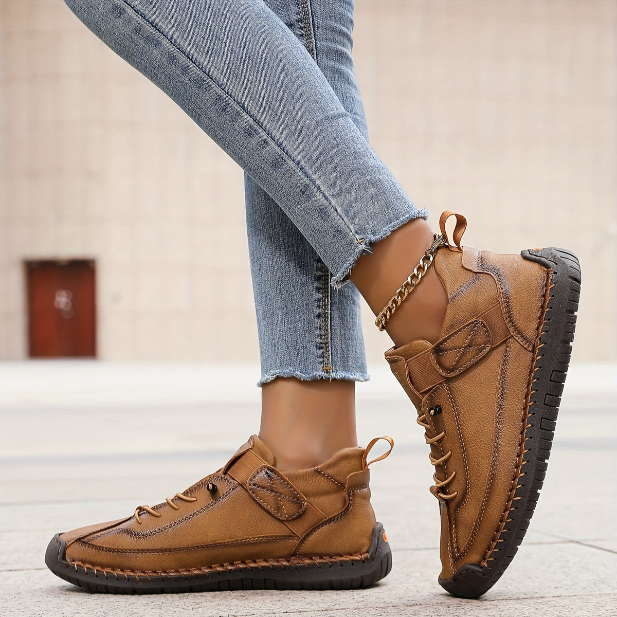 Women's Hand-Stitched Retro-Style Boots – Black
