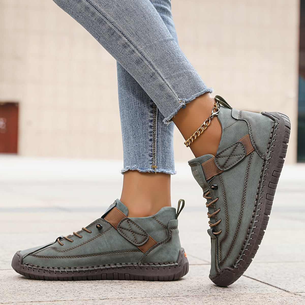 Women's Hand-Stitched Retro-Style Boots – Olive