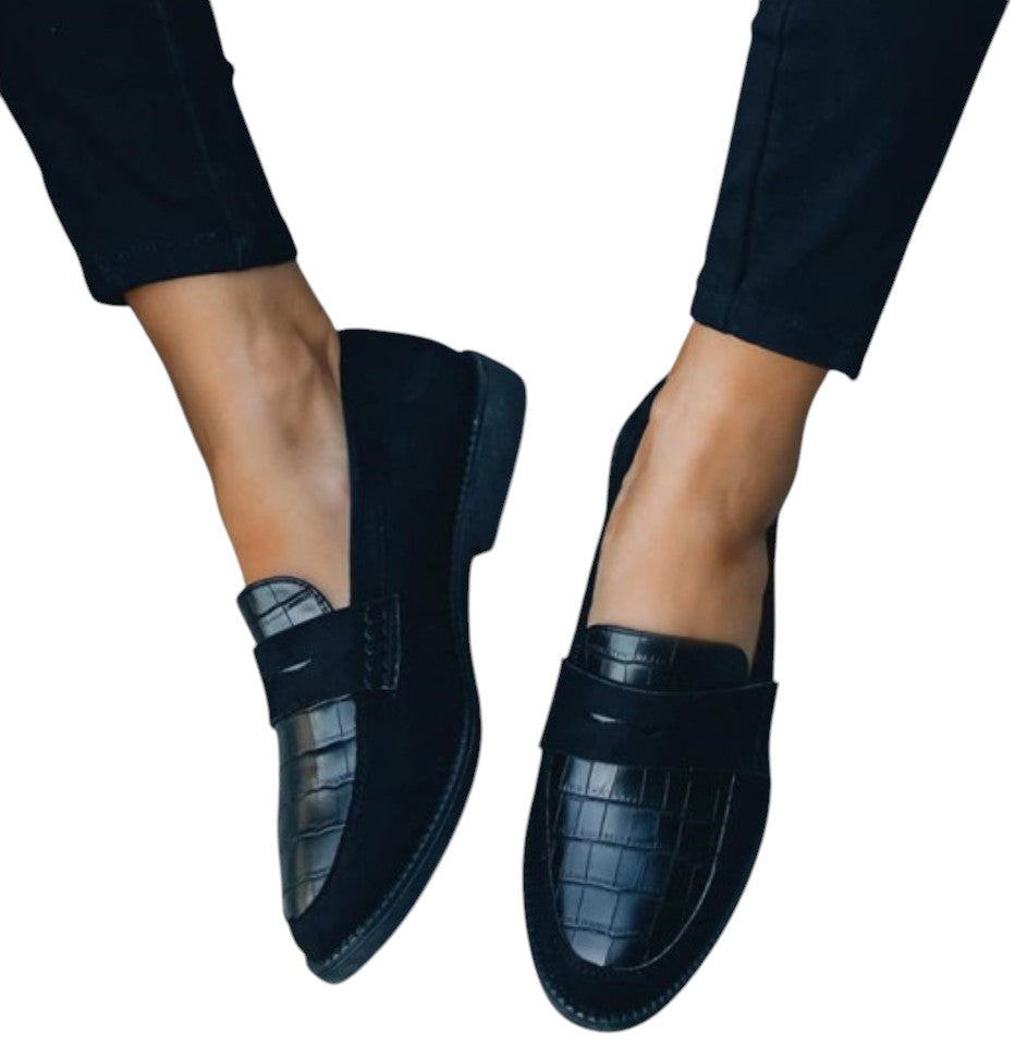 Women's Leather Loafers with a Smooth Finish – Black