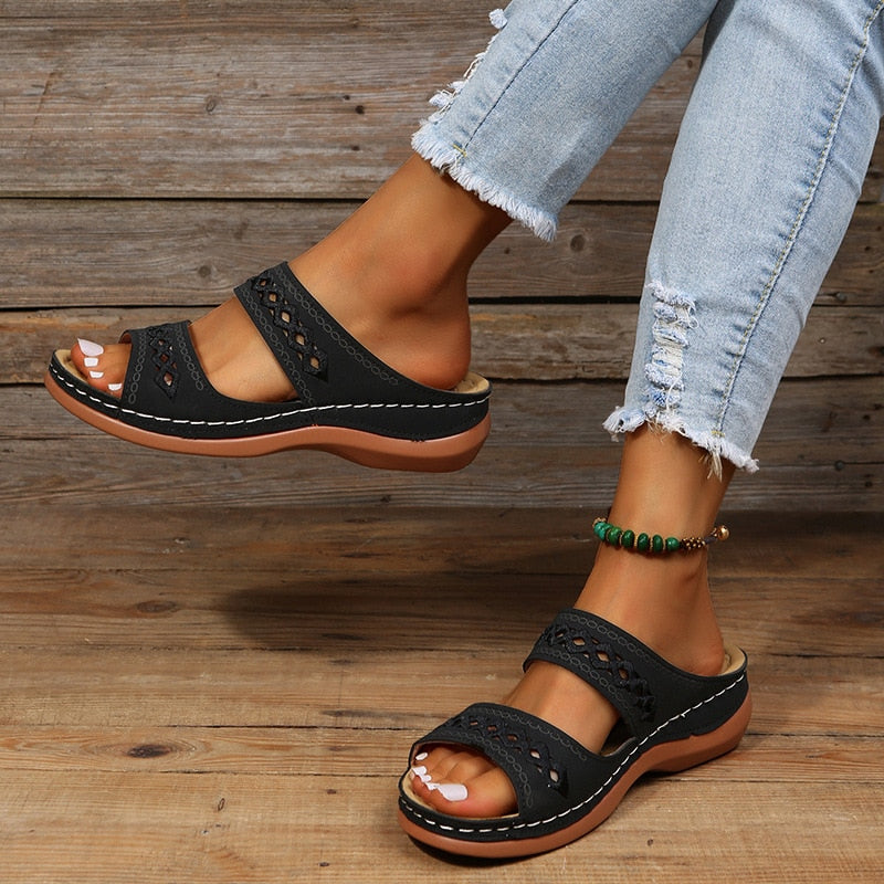 Women's Supportive Sandals with Ergonomic Shape – Black
