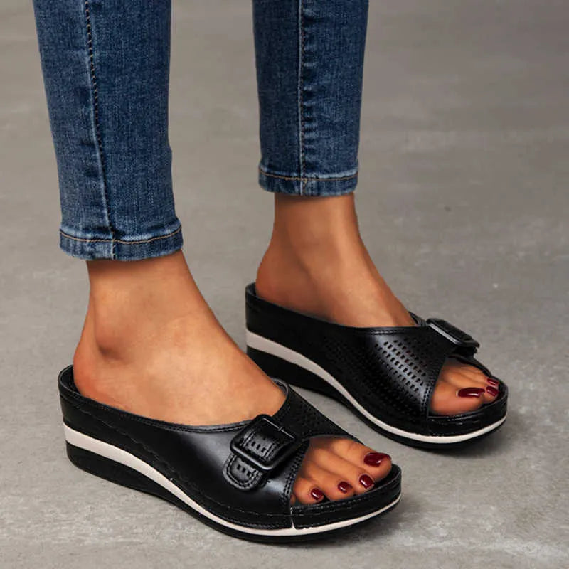 Women's Adjustable Sandals with Soft Footbed – Black