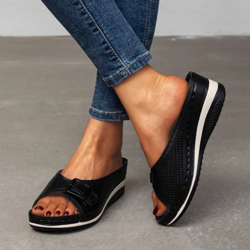 Women's Adjustable Sandals with Soft Footbed – Black