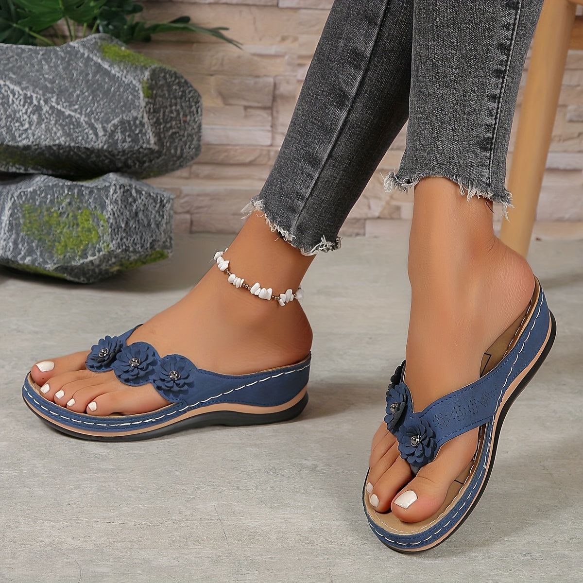 Women's Comfort Sandals with Ergonomic Footbed – Blue