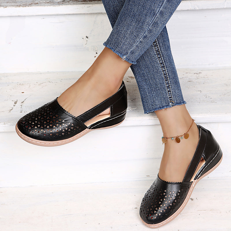 Women's Comfort Sandals with a Sturdy Heel – Black