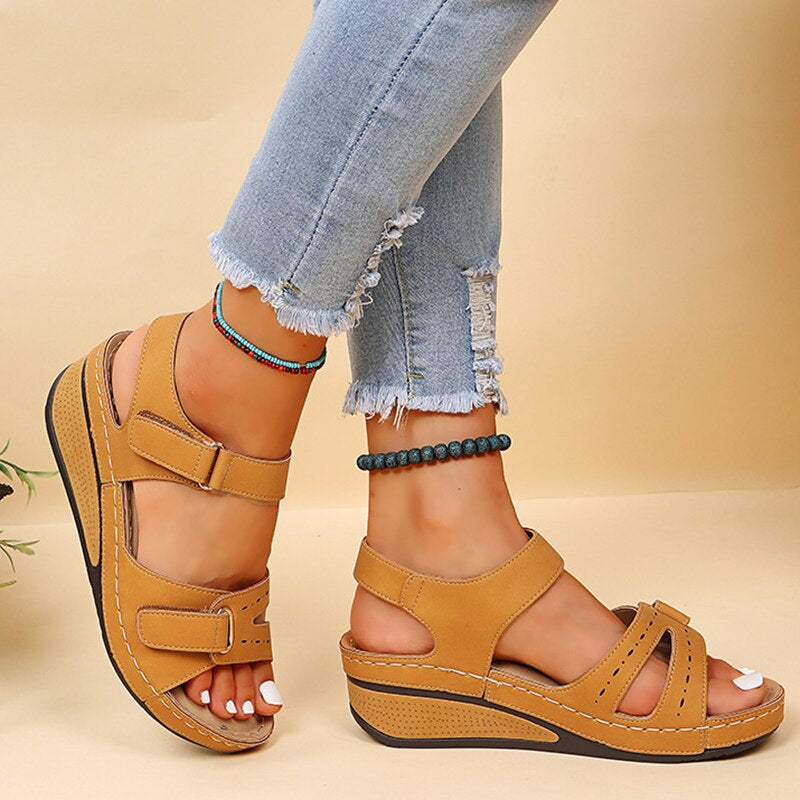 Women's Comfort Sandals with an Elegant Design – Brown