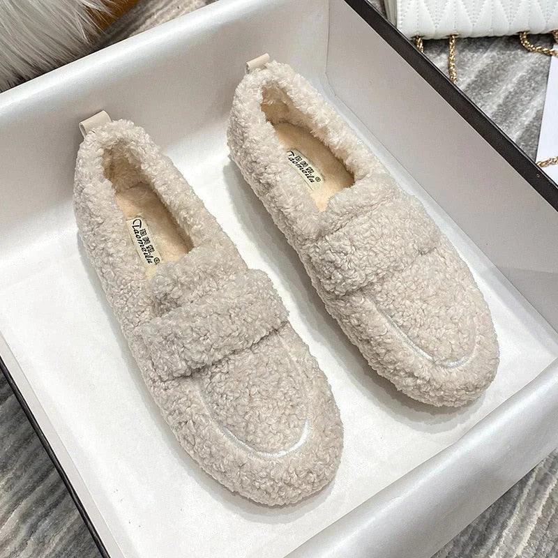 Women's Plush Everyday Slippers – Black