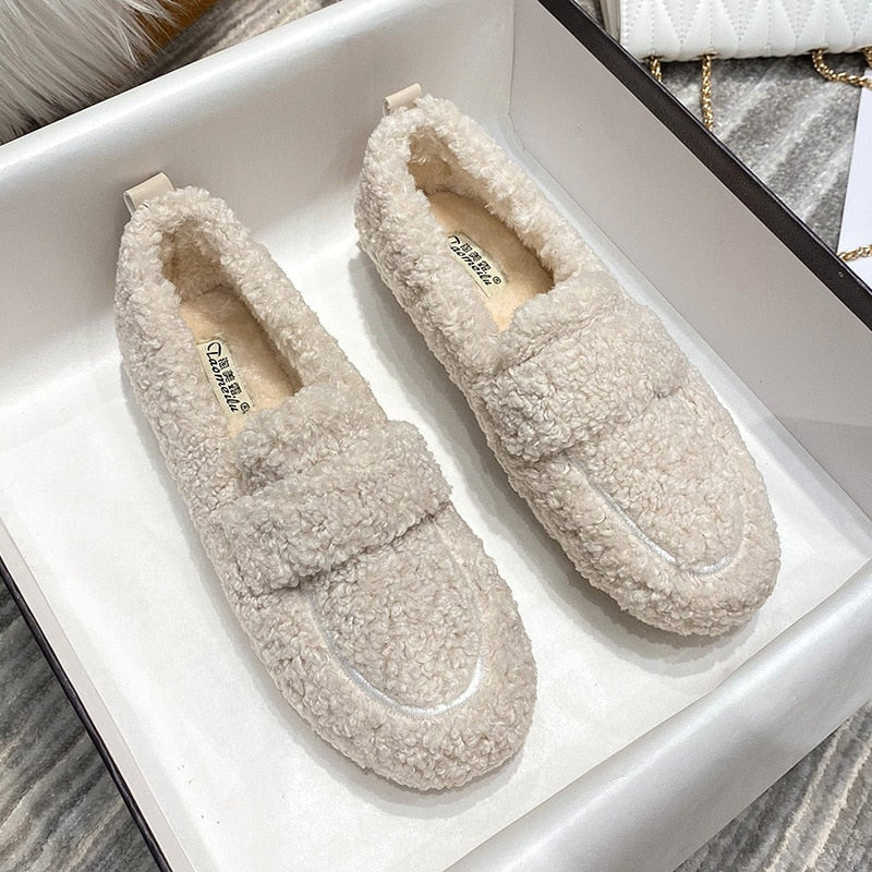 Women's Plush Slippers with Non-Slip Sole – Cream
