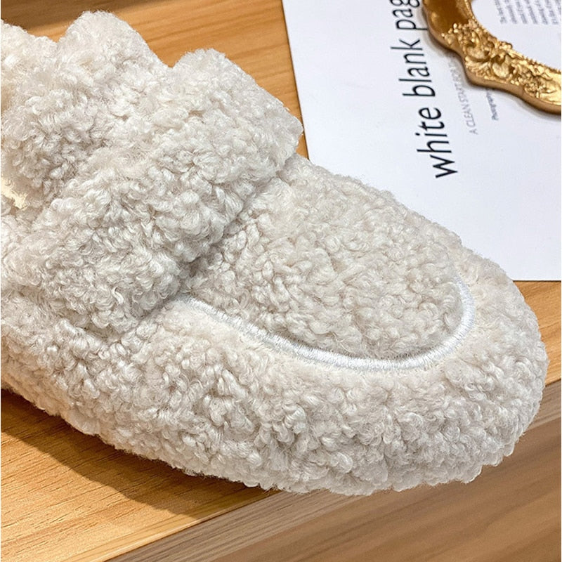 Women's Plush Slippers with a Luxurious Interior – Beige