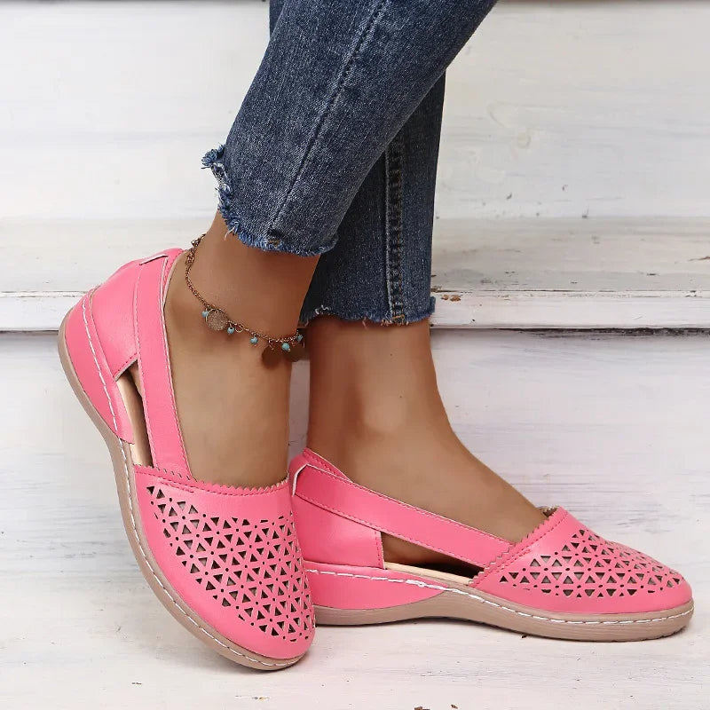 Women's Slip-On Wedge Sandals in Vintage Style – Red